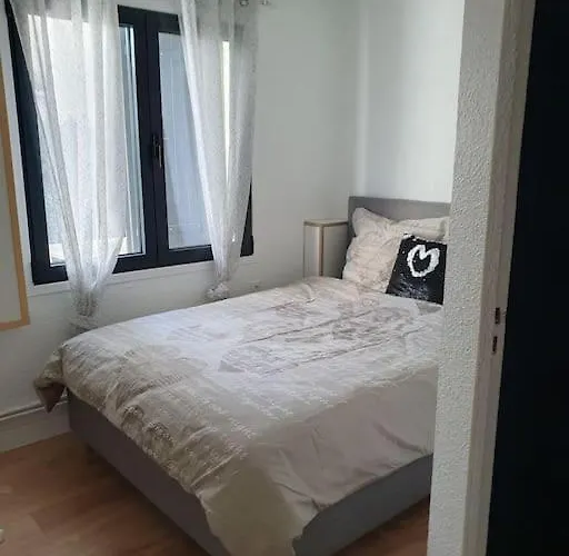 Apartment Equipe Et Meuble St Cyprien *